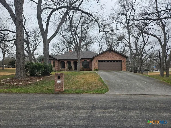433 Las Brisas Blvd, Seguin, TX 78155