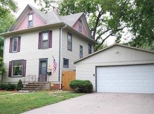 1152 SW Randolph Ave, Topeka, KS 66604