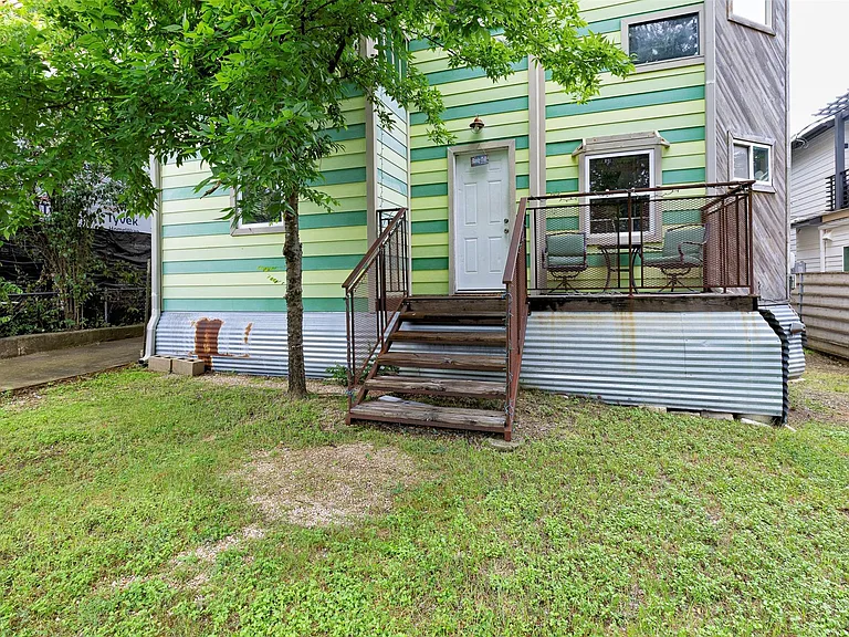 2409 E 9th St #A — Photo 38