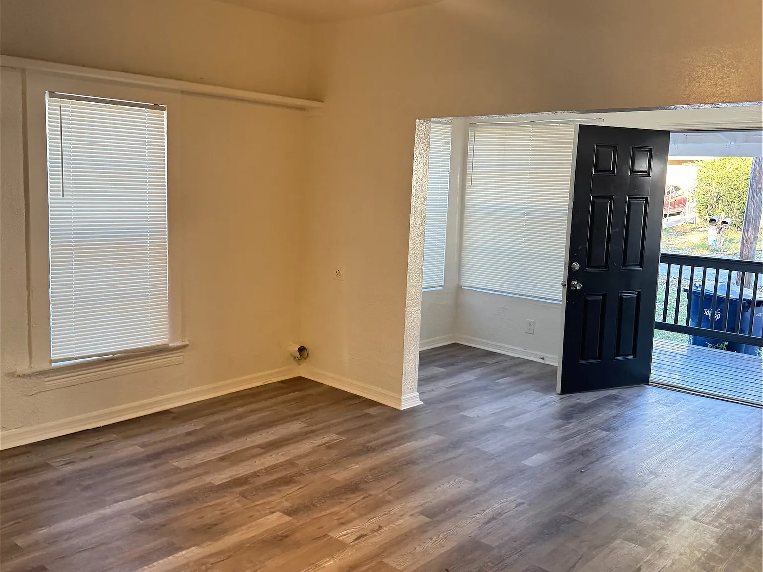 3 bed, 853 sqft, $1,875 — Photo 4