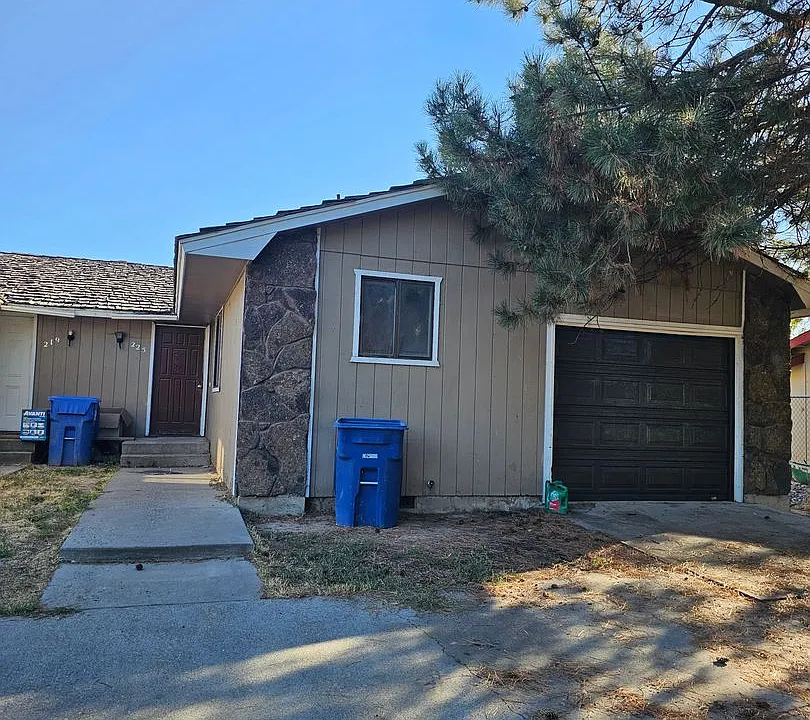 225 Crestview Dr