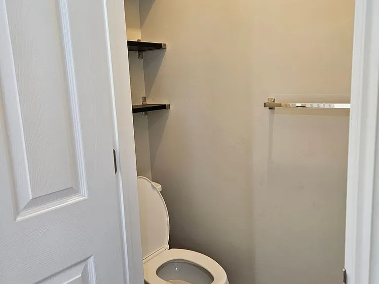 743 N Haworth Cir — Photo 22