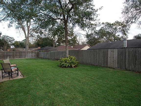 5th image of 1422 Pinecroft Dr