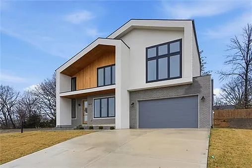 6 bed, 5.0 bath, 7500 sqft, $5,000 — Photo 3