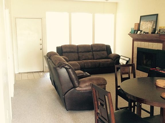 3rd image of 908 Pearl St APT 202