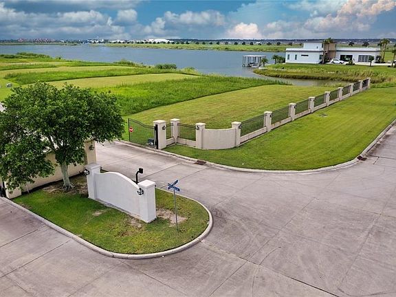 4th image of 4000 Marina Villa E
