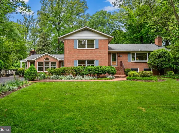 4908 Bradford Dr, Annandale, VA 22003
