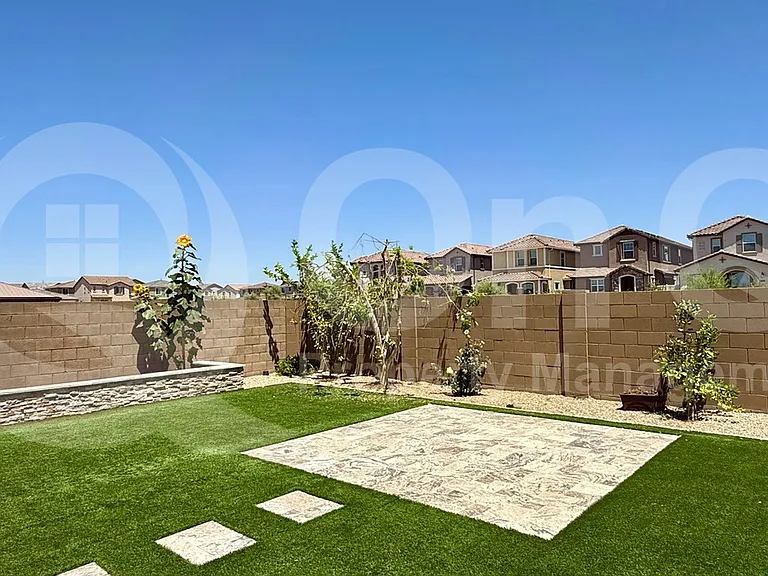 16416 W Saguaro Park Ln — Photo 28
