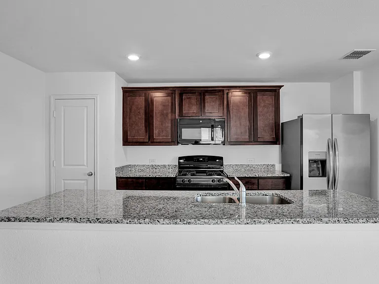 1207 Tallow Trl — Photo 23