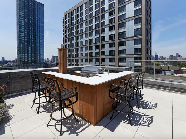 41-34 Crescent Street image 5 of 8