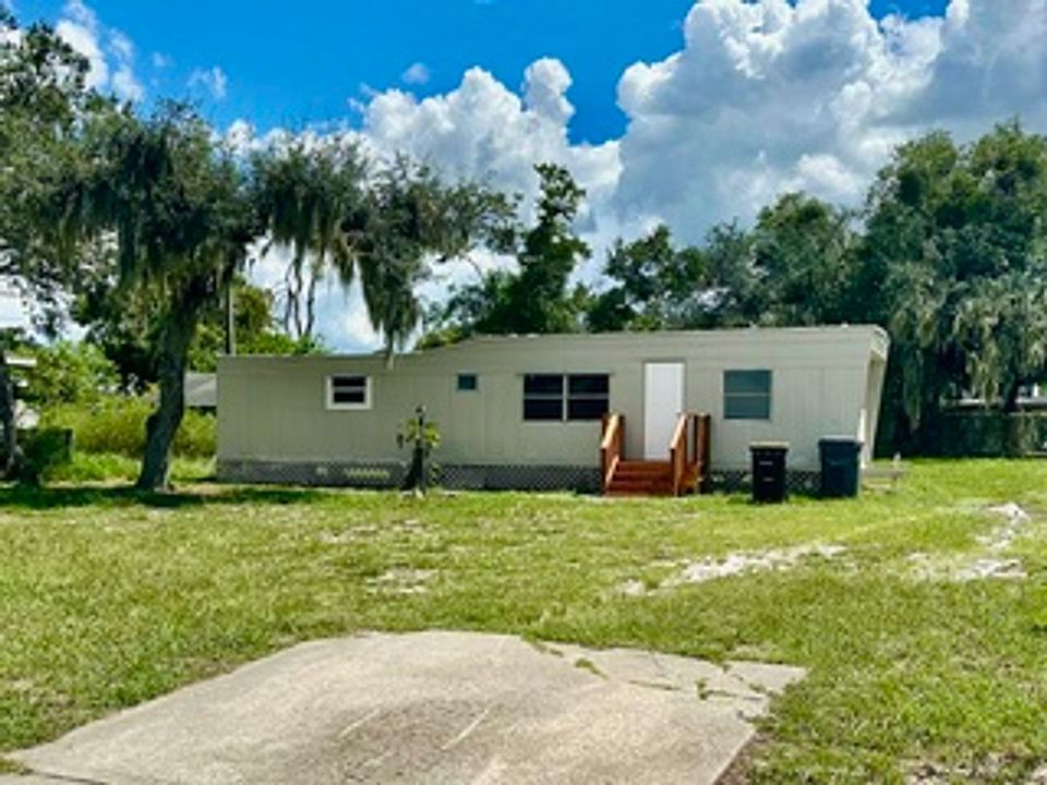 1st image of 2333 Golfview St