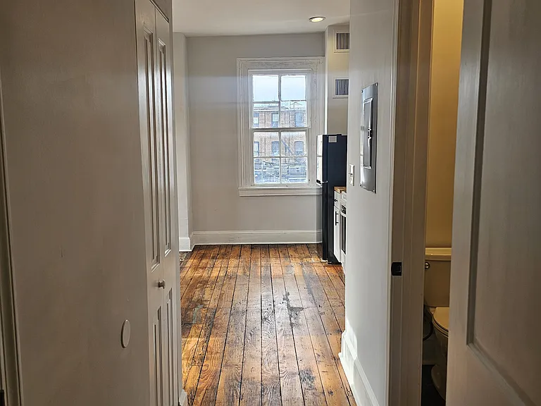 2116 N Charles St #2R — Photo 11