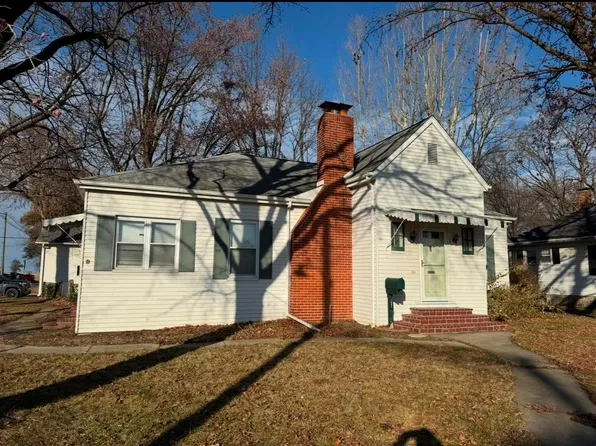 1891 Franklin St, Carlyle, IL 62231