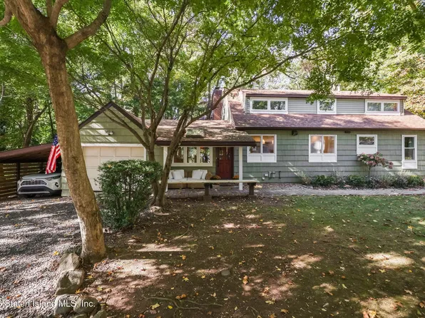 200 London Rd, Staten Island, NY 10306