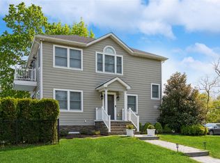 300 Fiddler Ln, Greenport, NY 11944