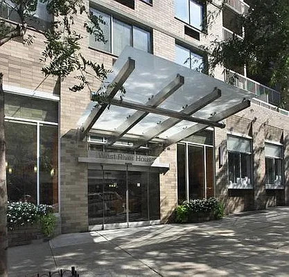 Rented by Manhattan Skyline | media 8