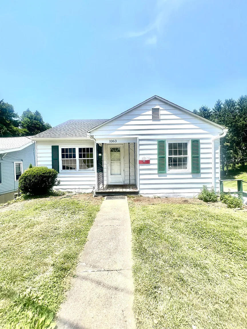 1063 Charles Ave photo 1