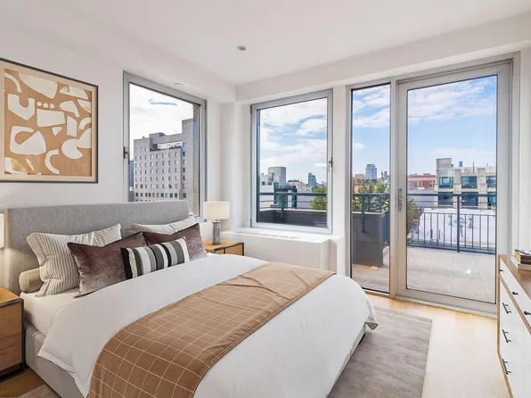 260 North 9th Street image 3 of 6