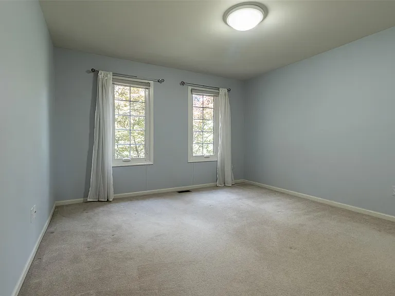24084 Westmont Dr — Photo 24