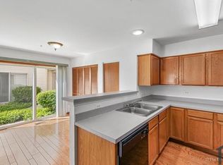 2490 Frost Dr, Aurora, IL 60503