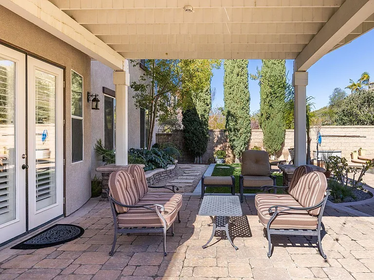 18652 Topanga Canyon Rd — Photo 28