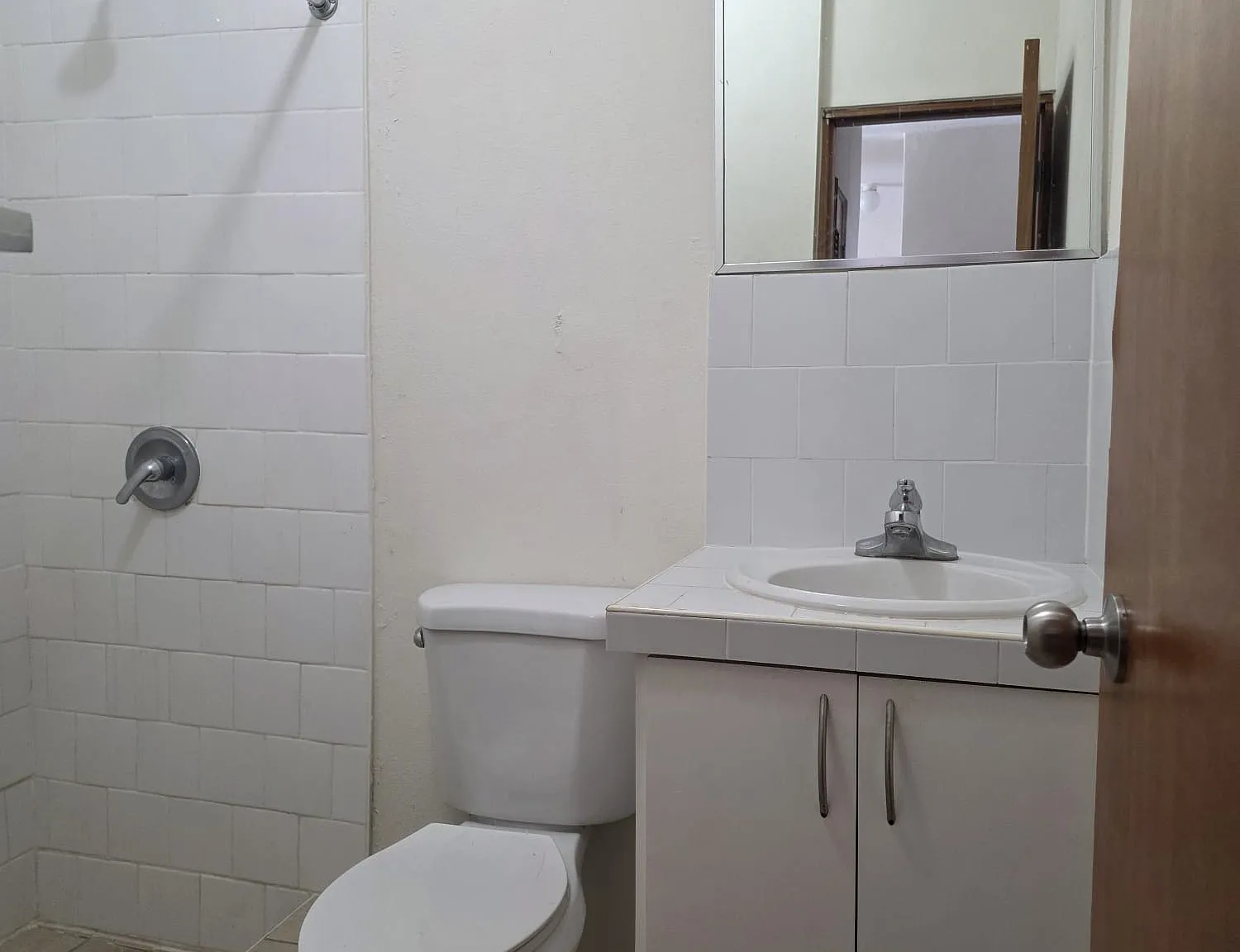 2 bed, 744 sqft, $835 — Photo 2