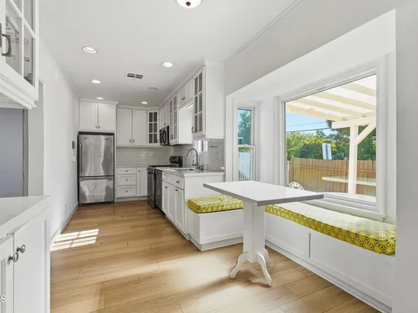 10734 Oro Vista Ave, Sunland, CA 91040