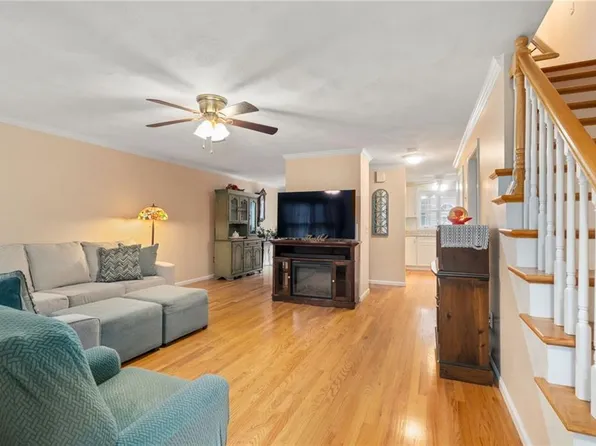 222 Killey Ave APT 12, Warwick, RI 02889
