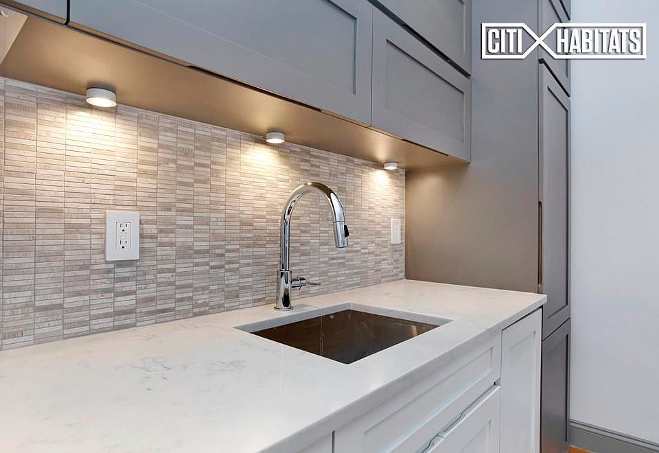 1st image of 421 W 21st St APT 4D