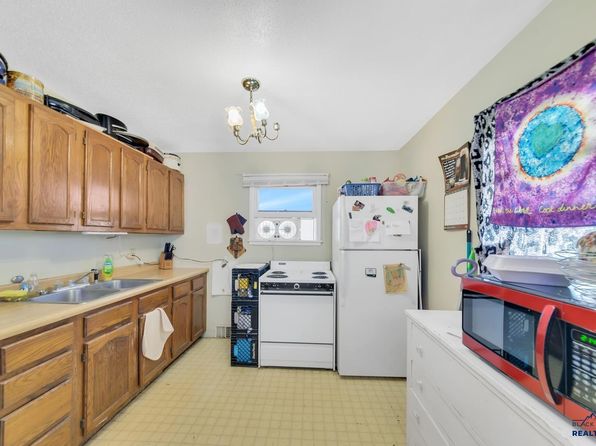 rapid-city-south-dakota-218888851 picture