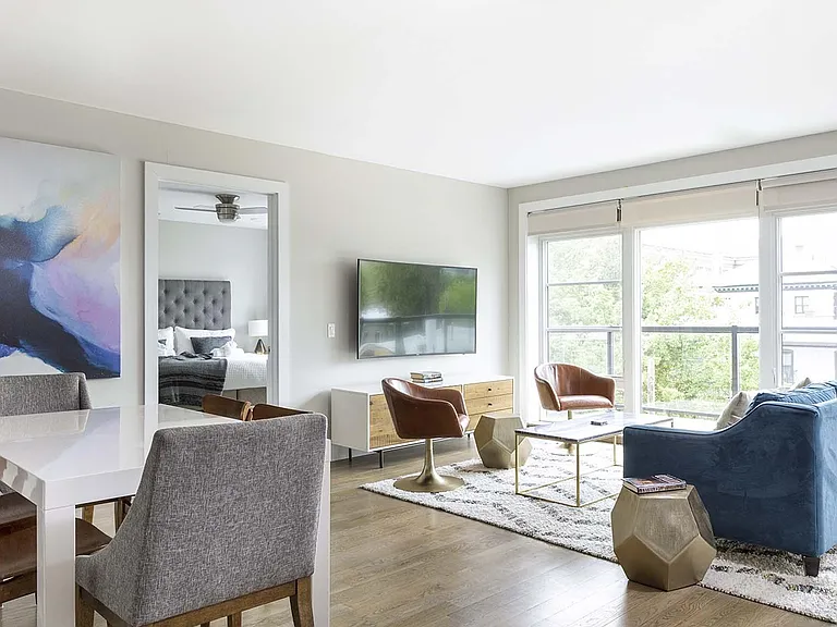 222 1st St #5 — Photo 4