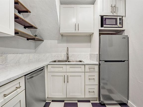 5th image of 817 Meridian Ave APT 2