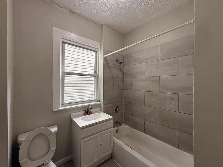 76 Eaton Pl #2 — Photo 6