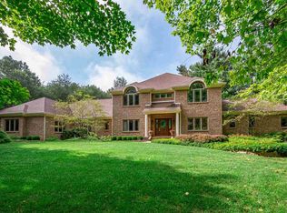 21710 Ravenna Dr, South Bend, IN 46628