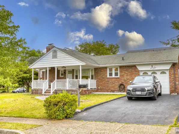 119 N Leswing Ave, Saddle Brook, NJ 07663