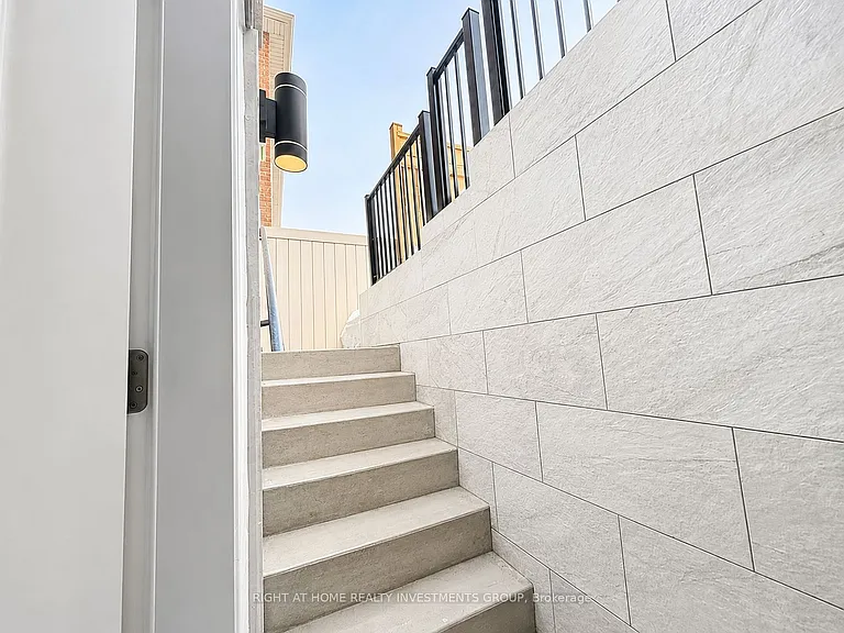 30 Blazing Star St #B — Photo 4