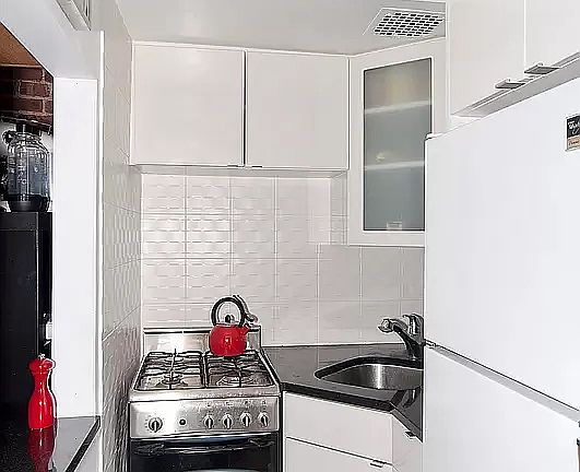 5th image of 53 W 76th St APT 8