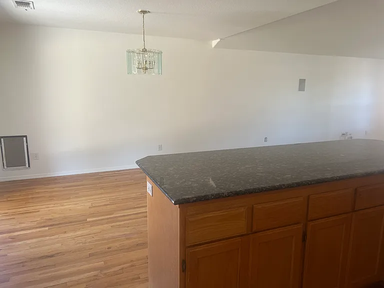 1460 Oxford Park Dr — Photo 7