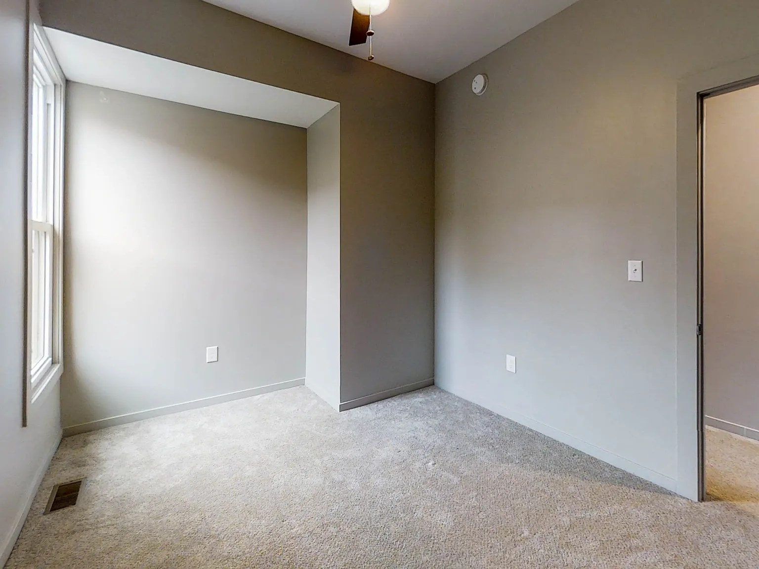 3 bed, 1.5 bath, 1500 sqft, $1,775 — Photo 3