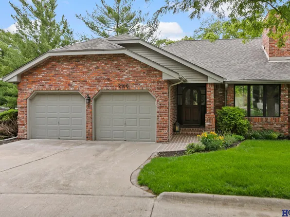 2100 Heritage Pines Ct, Lincoln, NE 68506