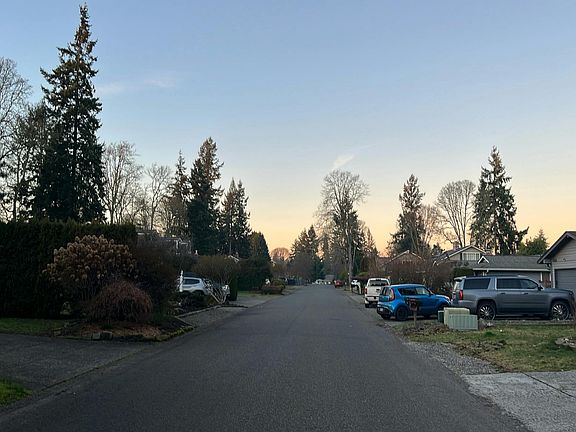 4th image of 7601 95th Ave SW