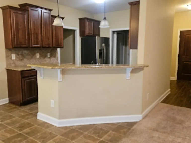 204 Twilight Dr — Photo 3