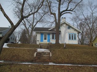 760 Bluff City Blvd, Elgin, IL 60120