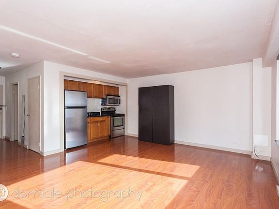 2nd image of 3102 N Lake Shore Dr #703