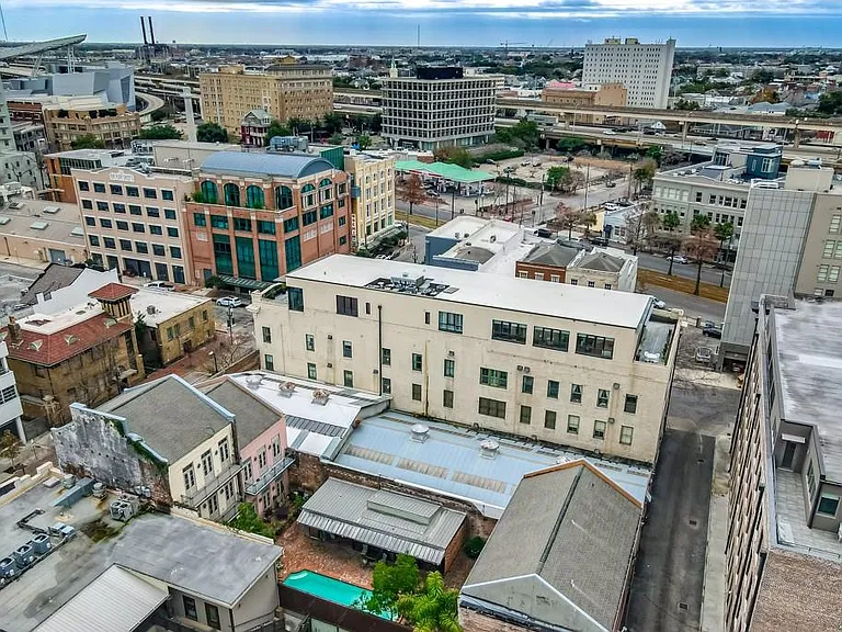 801 Saint Joseph St #1 PENTHOUSE — Photo 37