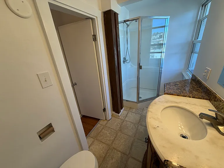467 Corbett Ave #1 — Photo 9
