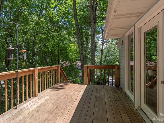 2nd image of 270 Tara Nova Dr