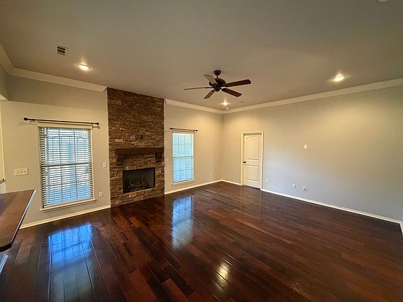 3rd image of 3302 Briar Creek Ave