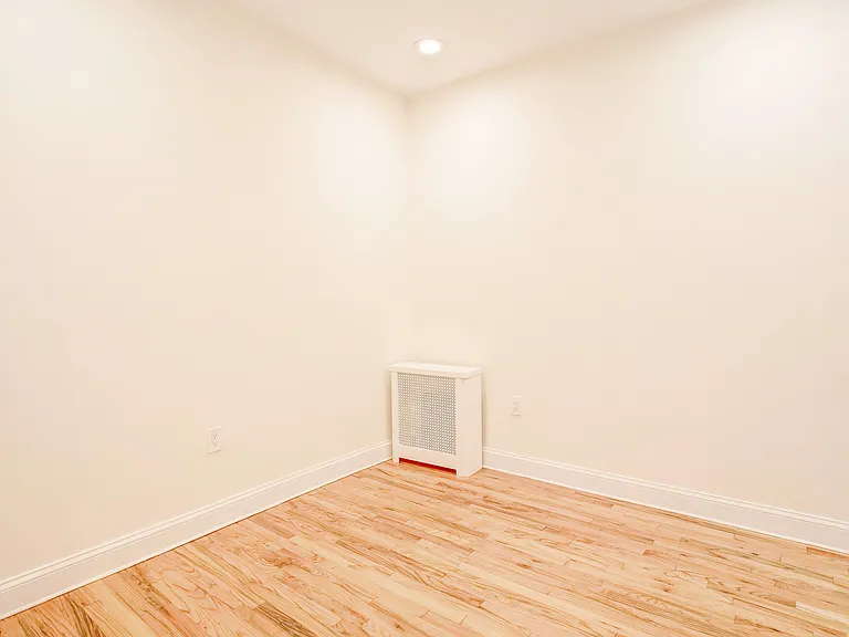 185 E 3rd St #1A — Photo 9