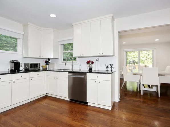 11 Evans Rd, Cresskill, NJ 07626